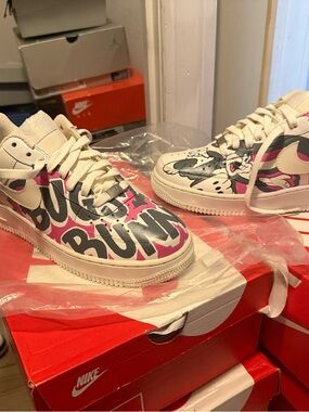 Nike Low-Top Air Force1 1 of a kind custom Bugs Bunny ,offer price is negotiable